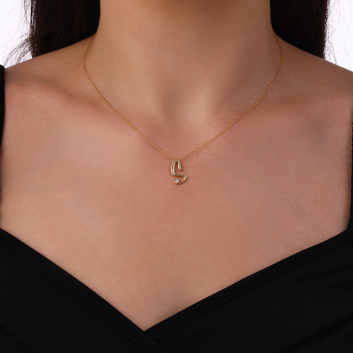 0.03 Karat Pırlanta S Harf Kolye