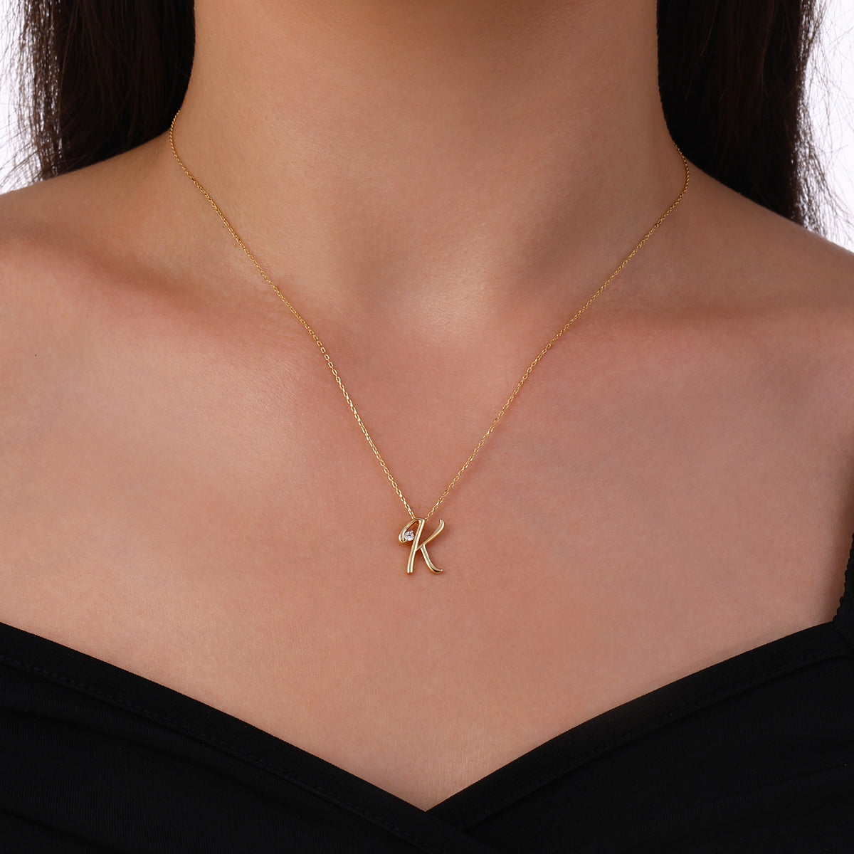 0.03 Karat Pırlanta K Harf Kolye