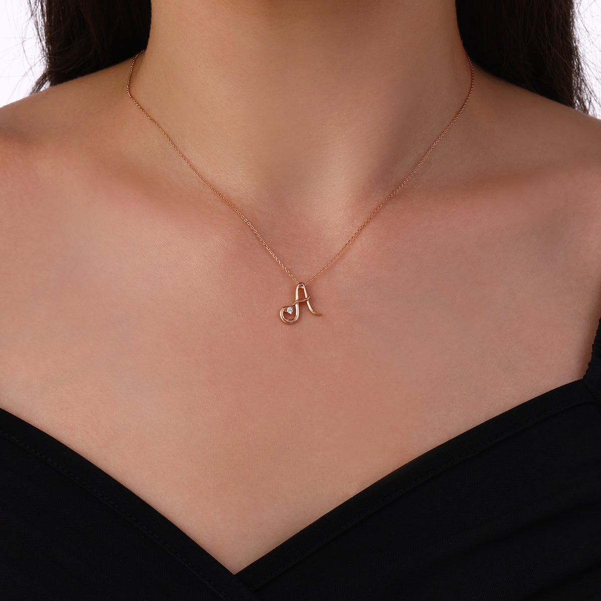 0.03 Karat Pırlanta A Harf Kolye