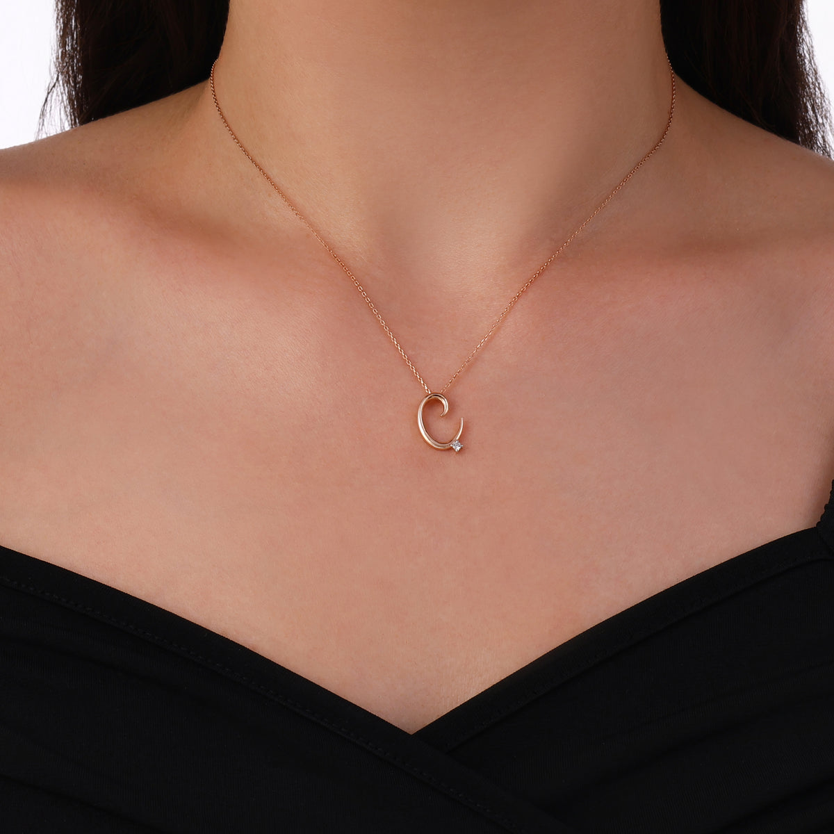 0.03 Karat Pırlanta Ç Harf Kolye