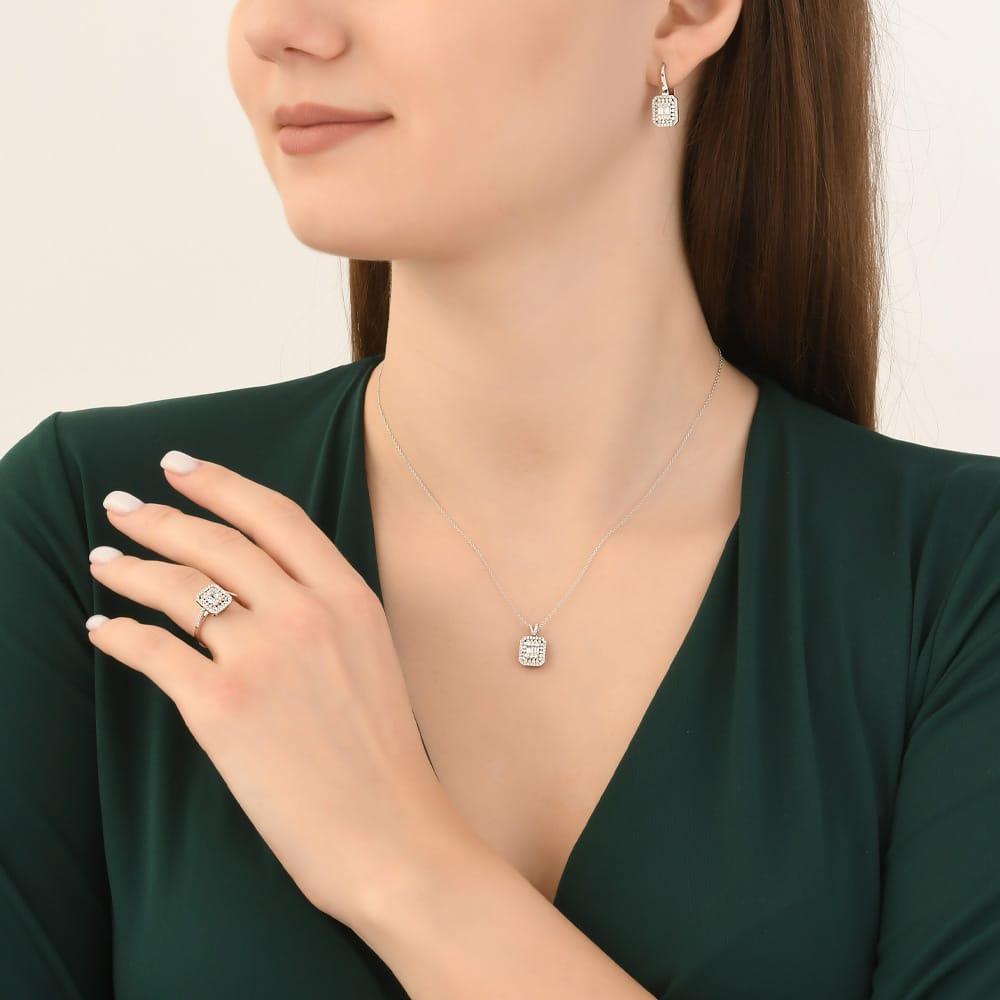 0.39 Karat Zoey Pırlanta Baget Kolye