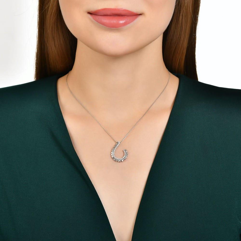 0.79 Karat Neoma Baget Pırlanta Kolye