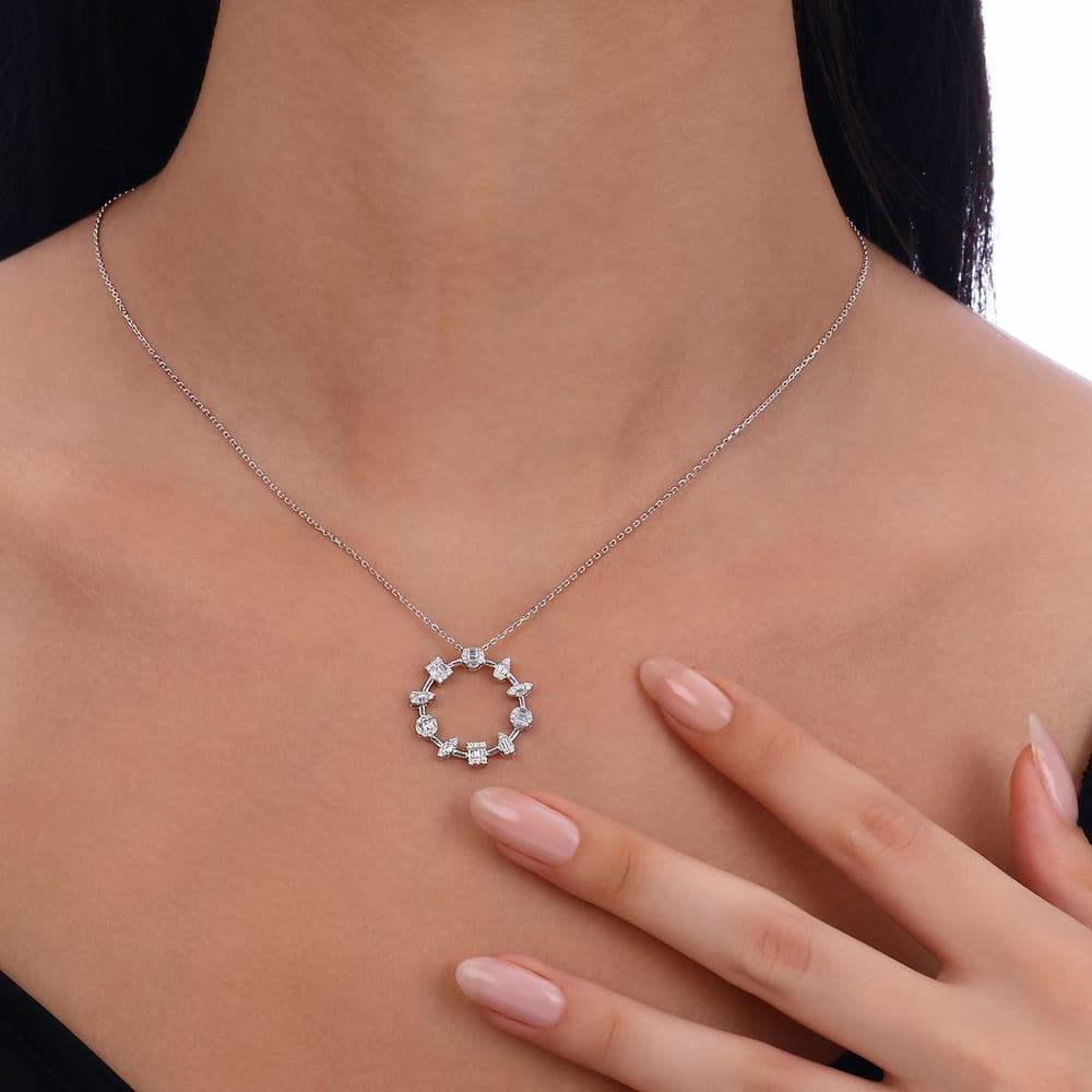 0.50 Karat Plena Baget Pırlanta Kolye