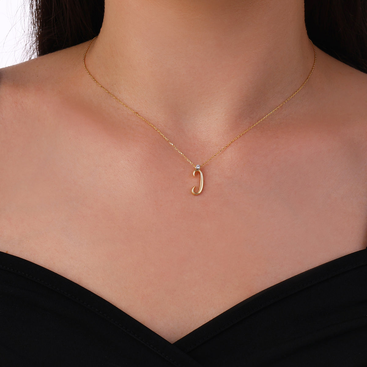 0.03 Karat Pırlanta İ Harf Kolye