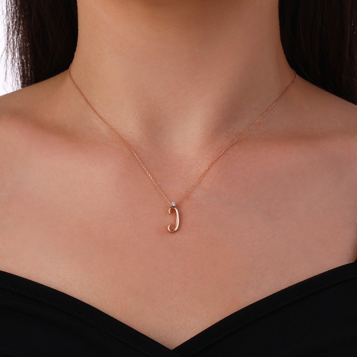 0.03 Karat Pırlanta İ Harf Kolye
