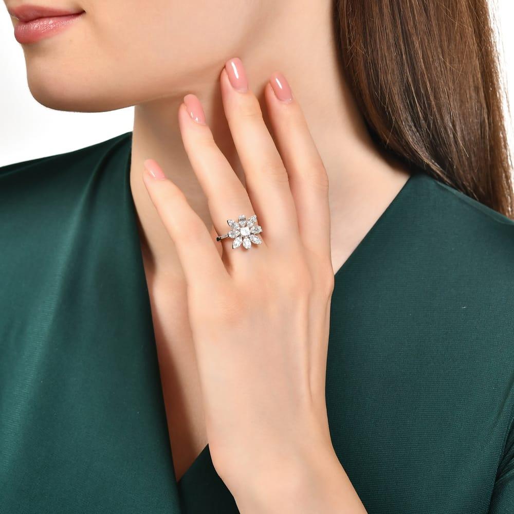 1.02 Karat Baget Pırlanta Yüzük